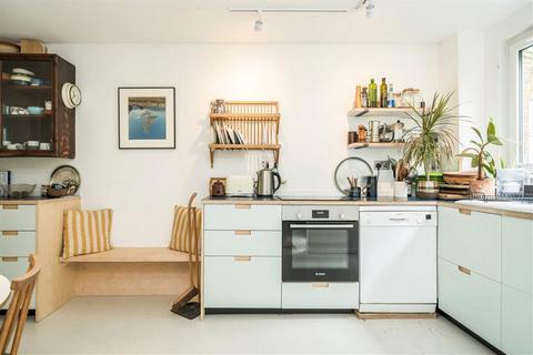 13 Goldman Close, London, E2 6EF