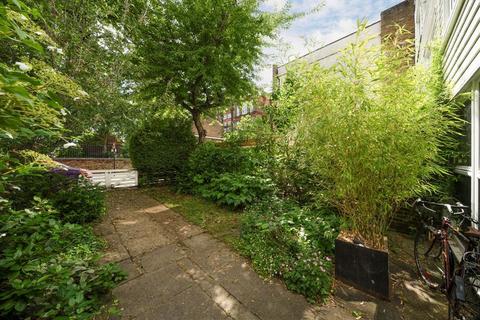 13 Goldman Close, London, E2 6EF