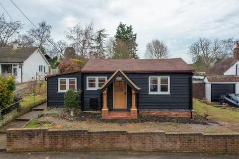 3 bedroom bungalow to rent, Railway Hill, Barham