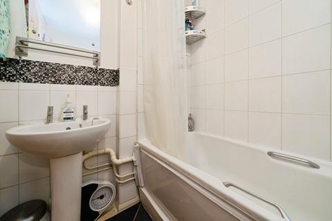 123 Seymour Way, Sunbury-on-thames, TW16 7NL