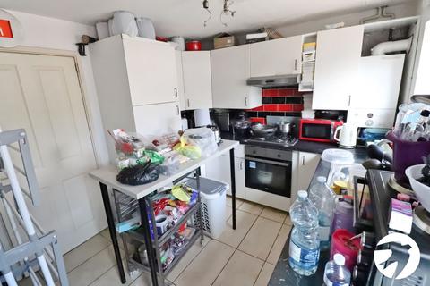 29 Pitfield Crescent, London, SE28 8RG
