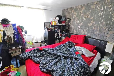 29 Pitfield Crescent, London, SE28 8RG