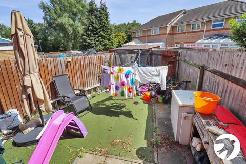29 Pitfield Crescent, London, SE28 8RG