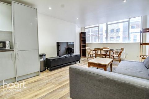 1 bedroom apartment to rent, Bank Street, Maidstone
