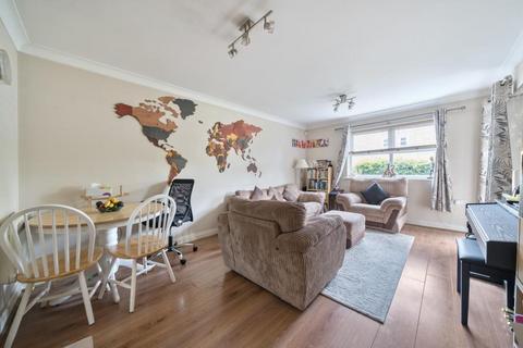 undefined, Sunbury-on-Thames,  Surrey,  TW16