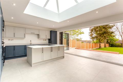 5 bedroom detached house for sale, Lutterworth Road, Leicester