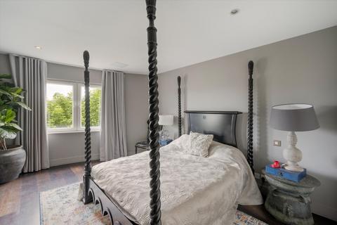 2 bedroom flat for sale, Hereford Road, London, W2
