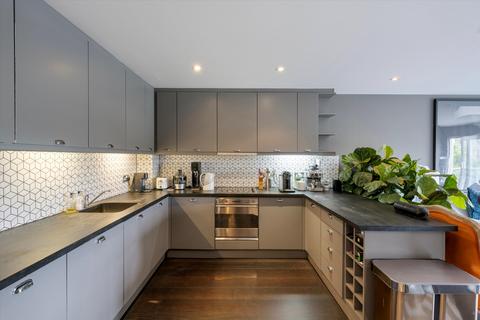 2 bedroom flat for sale, Hereford Road, London, W2