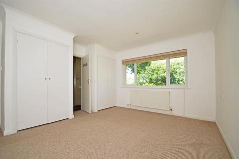 Redwood, 2 Bunbury Close, Storrington, Pulborough, RH20 3PN
