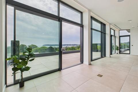 3 bedroom apartment for sale, Experience The Pinnacle Of Coastal Living