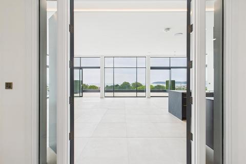 3 bedroom apartment for sale, Experience The Pinnacle Of Coastal Living