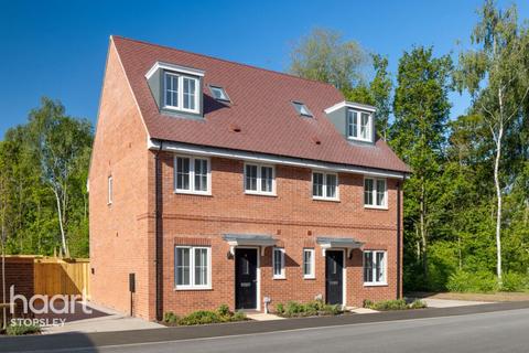 3 bedroom semi-detached house for sale, 9 Ventura Way, Bovingdon, HP3 0GR