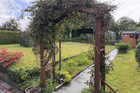 4 bedroom detached house for sale, Pantyblodau Road, Blaenau, Ammanford