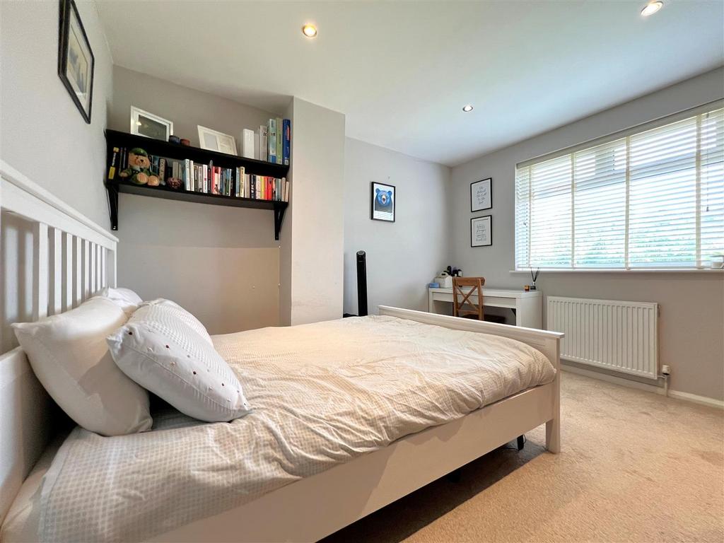 Bed 2.1.jpg