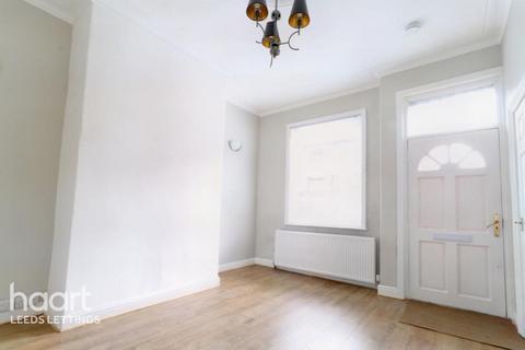 2 bedroom end of terrace house to rent, Charlton Street, Leeds