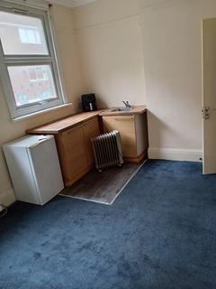 Studio to rent, Ripple Road, Barking IG11