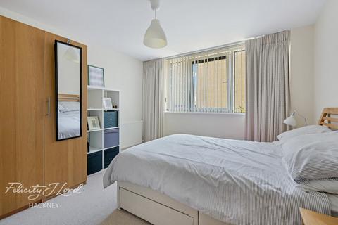 39 Hacon Square, London, E8 3QR