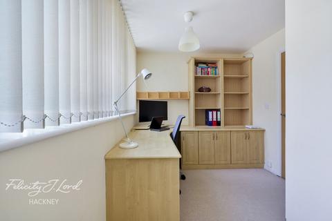 39 Hacon Square, London, E8 3QR