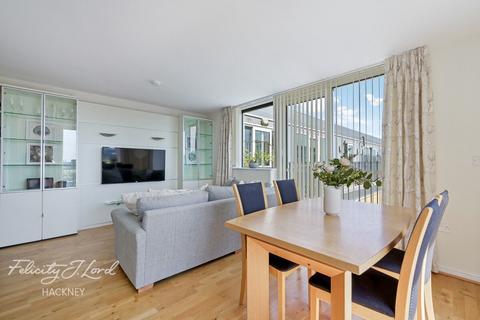 39 Hacon Square, London, E8 3QR