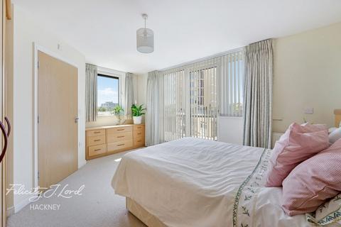 39 Hacon Square, London, E8 3QR