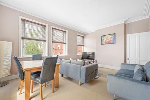 2 bedroom flat for sale, Tottenham Lane, London N8