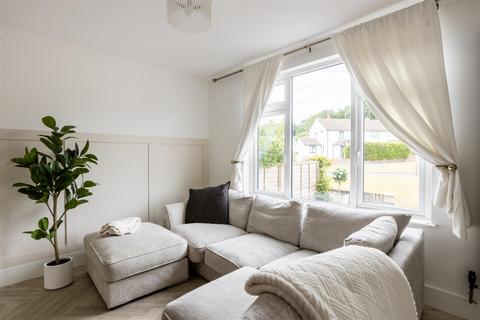60 Blackthorn Road, Reigate, RH2 7NE