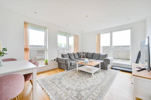 3 bedroom flat for sale, Manor Road, West Ealing, London, W13