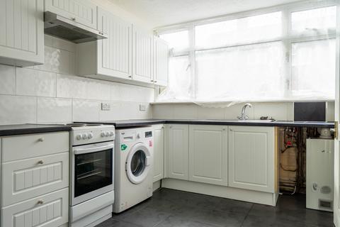 3 bedroom ground floor maisonette to rent, Walpole Gardens, Norwich, Norfolk, NR2