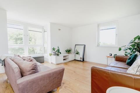 2p Fair A Far, Edinburgh, EH4 6QD