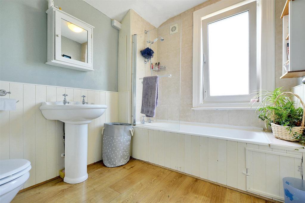 Bathroom 1.jpeg