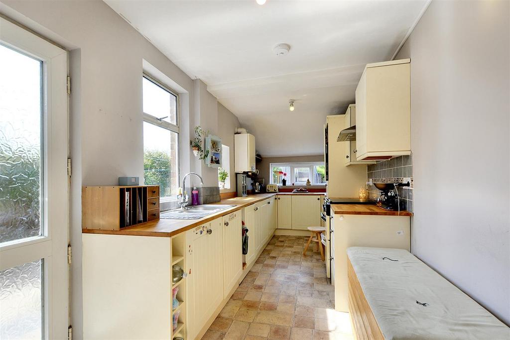 Kitchen 1.jpeg