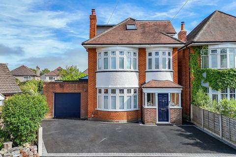 6 Hursley Close, Bournemouth, BH7 6SE