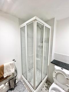 1 bedroom in a flat share to rent, Warstone Lane, Birmingham B18