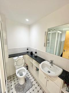 1 bedroom in a flat share to rent, Warstone Lane, Birmingham B18