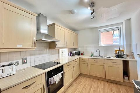 1 bedroom in a flat share to rent, Warstone Lane, Birmingham B18