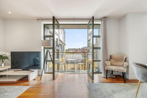 2 bedroom flat for sale, Corben Mews, Battersea Park, SW8