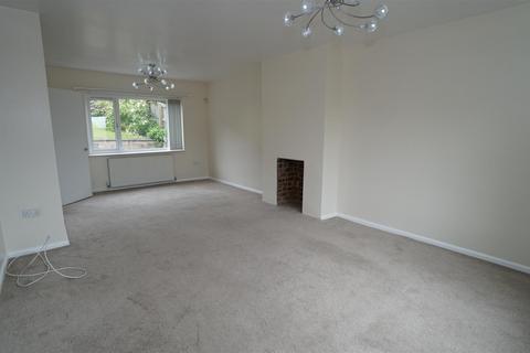 3 bedroom semi-detached house to rent, Summerbridge Drive, Eccleshill, Bradford