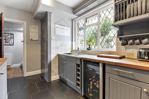 12 Broadview Gardens, Worthing, BN13 3DZ