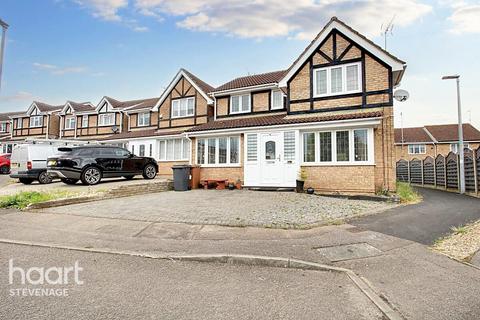 undefined, The Lawns, Stevenage