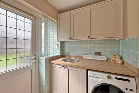 106 Rookery Road, Wombourne, Wolverhampton, WV5 0JG