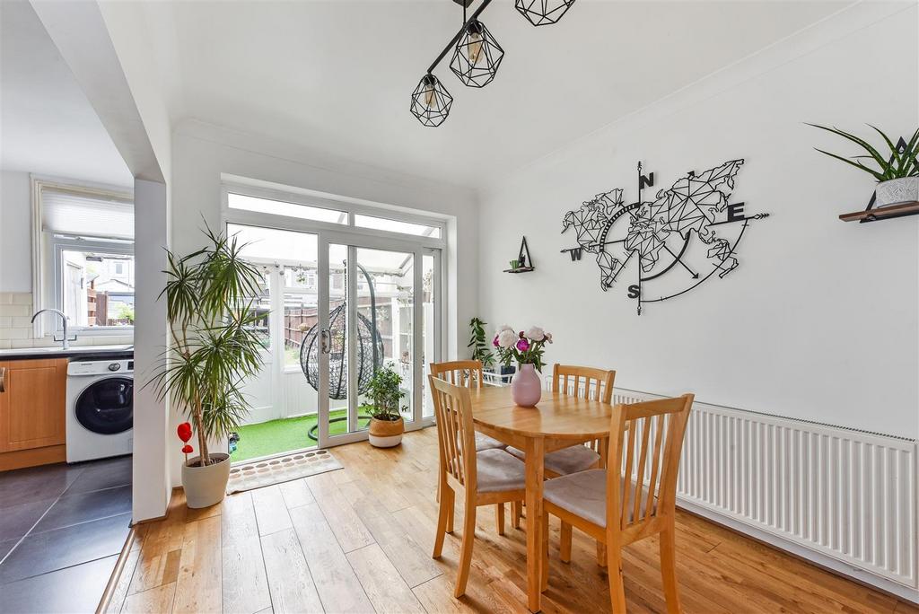 Dining Room.jpg