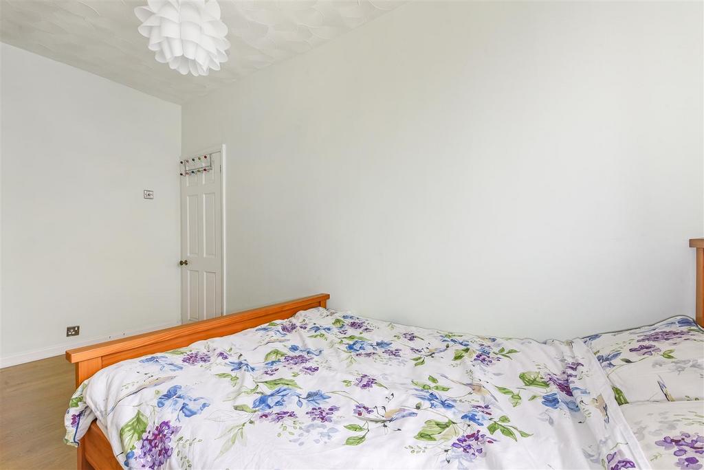 Bedroom 1.jpg