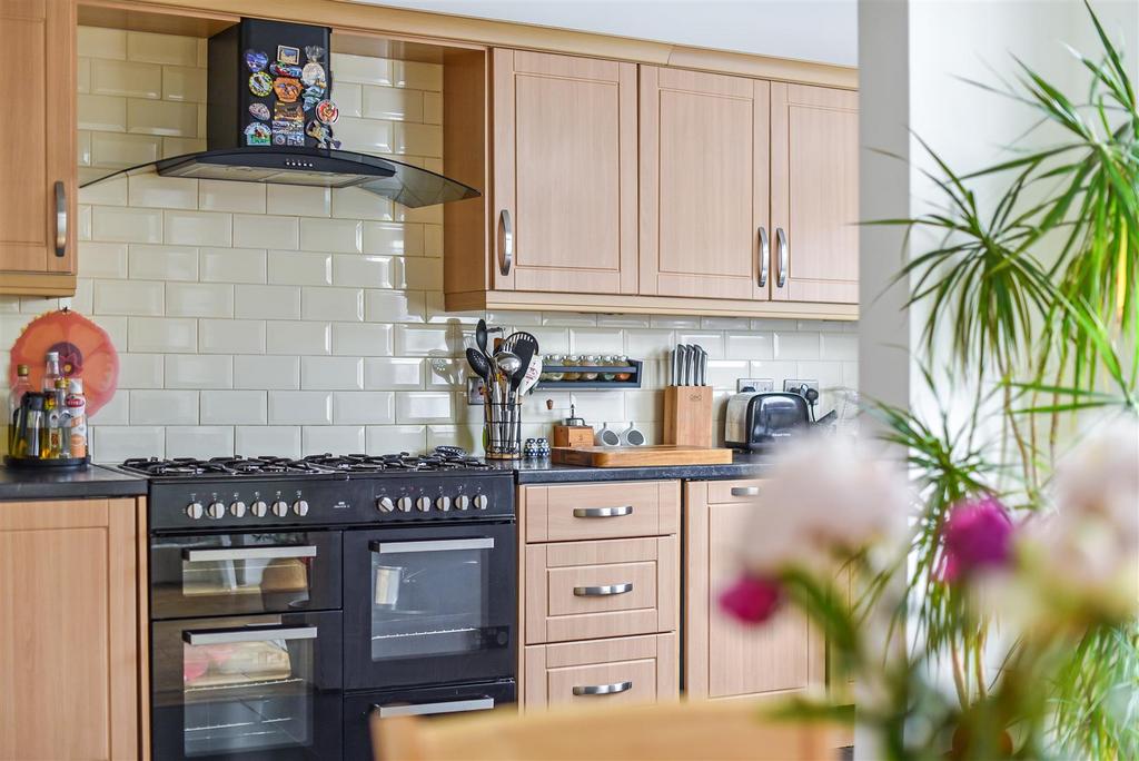 Kitchen Cooker.jpg