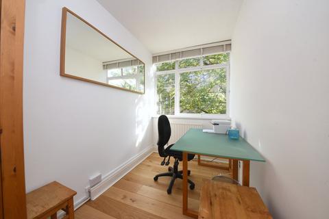 Flat 126, Clare Court Judd Street, London, WC1H 9QR