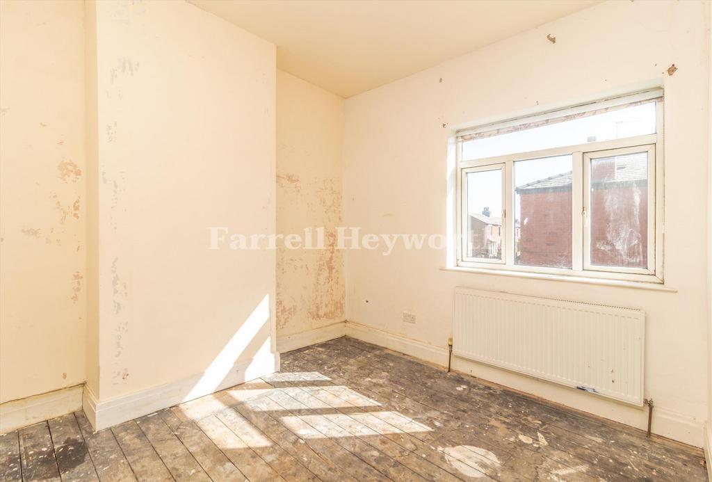 Bedroom 1 image 2