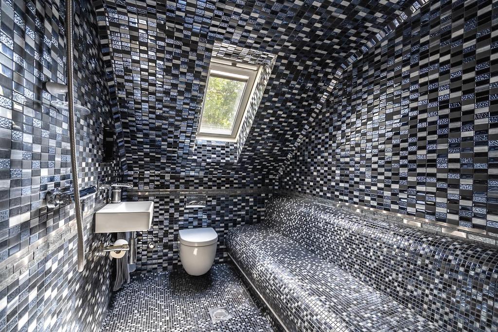Wet room/steam room