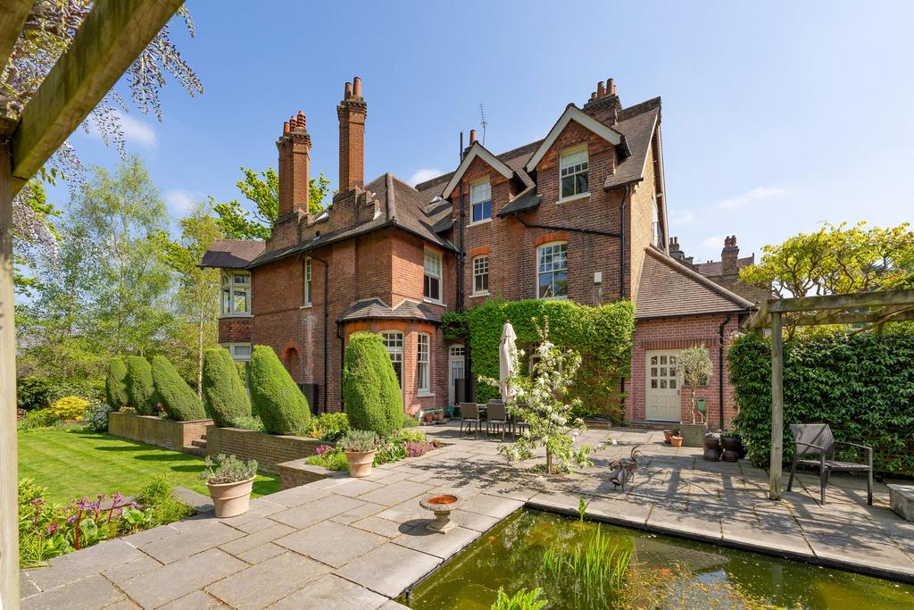 House exterior, garden