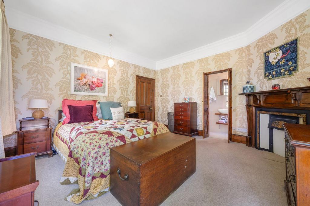 Bedroom, fireplace