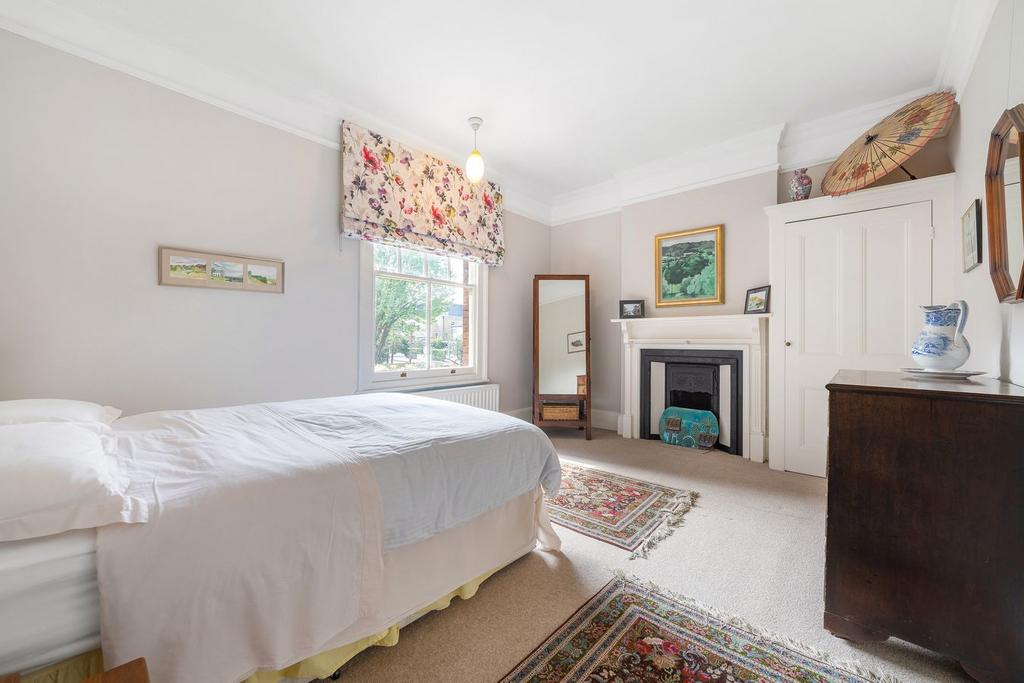 Bedroom, fireplace