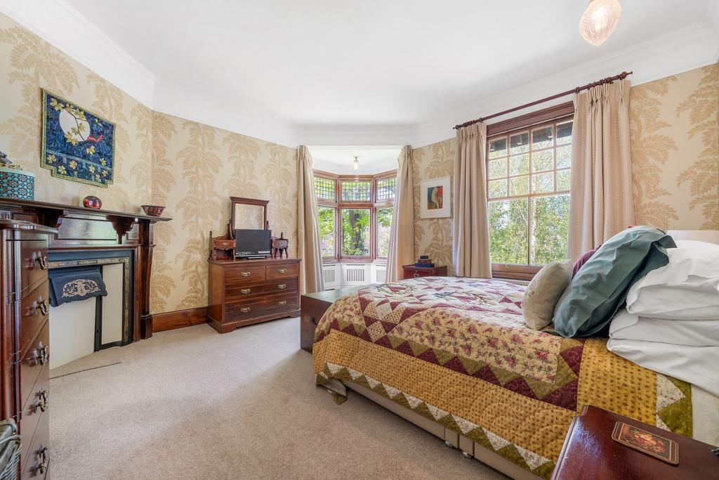 Bedroom, fireplace